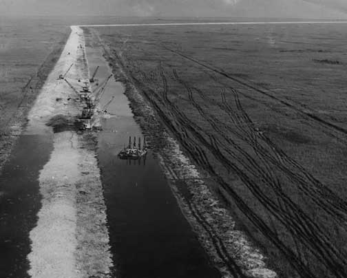 Levee L-30 (Miami-Dade County) under construction. June 1951. HMSF, Miami News Collection. 1989-011-5535.